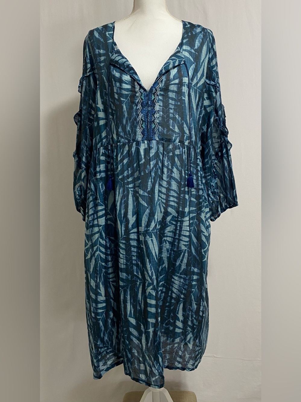 Johnny Was Coverups Teal and Navy Leaf-Print Maxi Dress with Tassel Ties